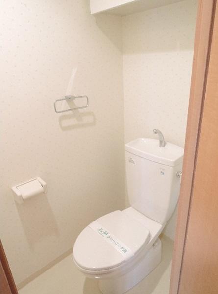 トイレ　個室タイプのトイレ