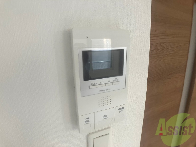 その他設備　ＴＶモニター付インターホンです。来客者の顔が見えるので安心！