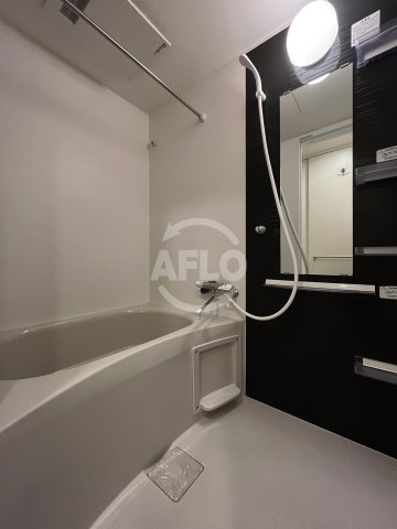 バス・シャワールーム　SERENiTE福島scelto（セレニテ福島シェルト）浴室