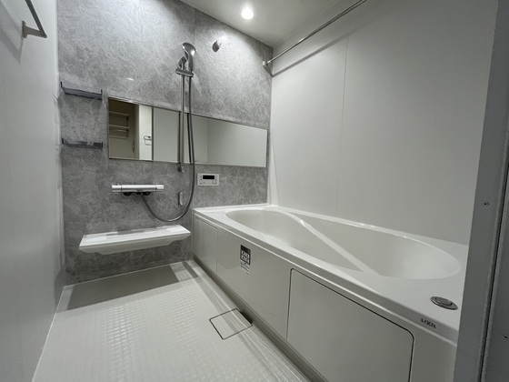 バス・シャワールーム　※別部屋の写真です