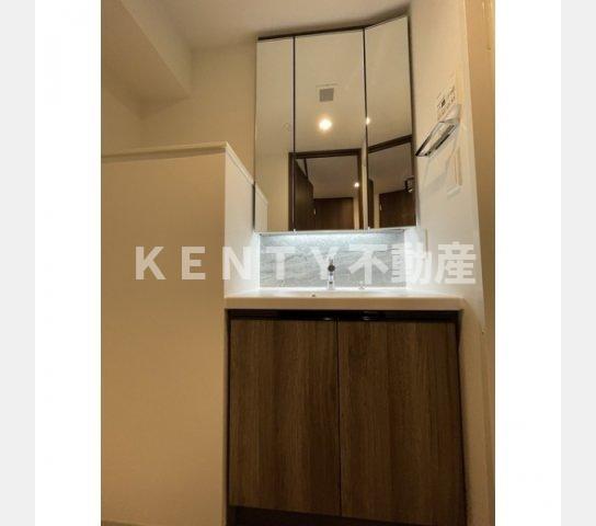 洗面設備　コンパクトで使いやすい洗面所