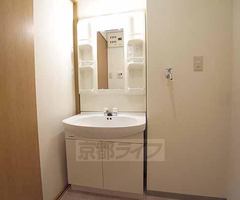 洗面設備　独立洗面台です。