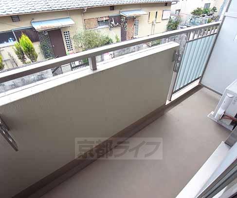 バルコニー　日当たり良好なベランダです。