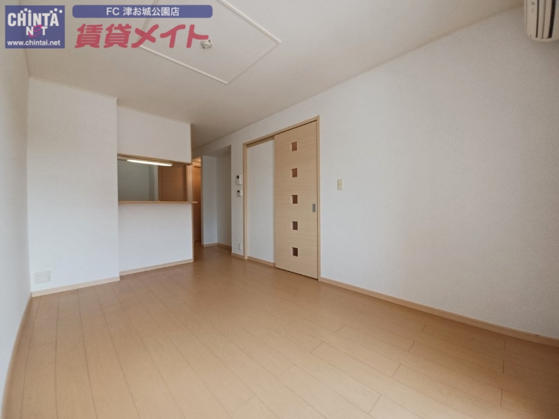 居室・リビング　別部屋参考写真です