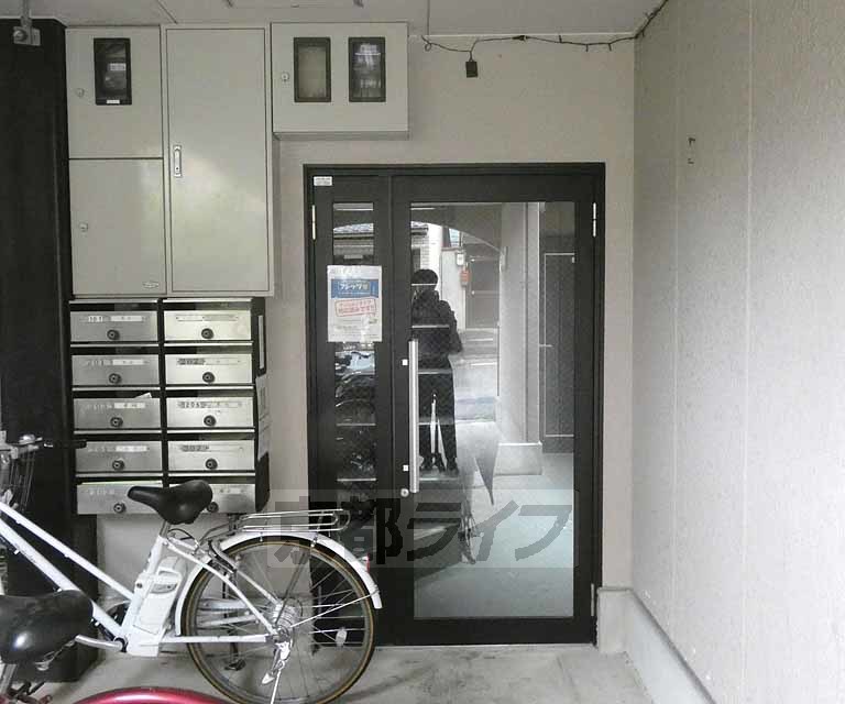 その他共有部分　建物入口です。