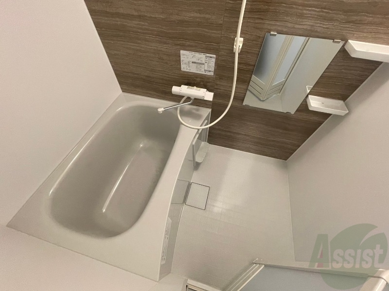 バス・シャワールーム　お風呂になります。一日の疲れを癒してくださいね。