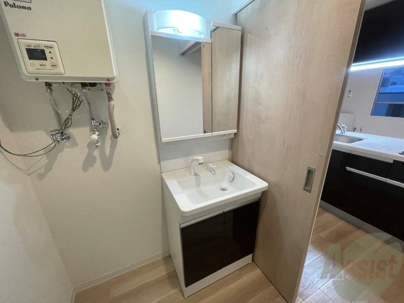 洗面設備　朝の身支度に欠かせない独立洗面台もございます！