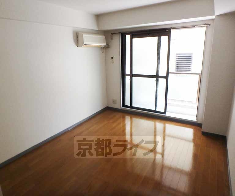 居室・リビング　南向きのフローリングです