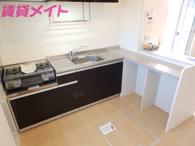 キッチン　反転タイプ参考写真