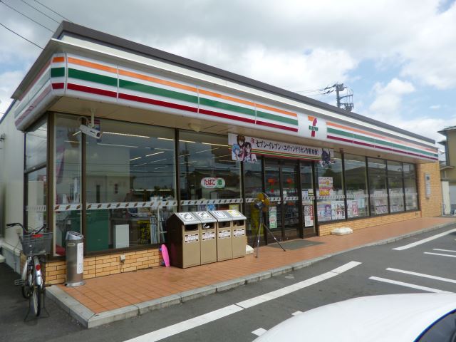 コンビニ　セブンイレブン（コンビニ）まで1m