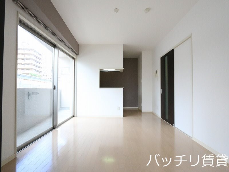 居室・リビング　別号室タイプの為、現状を優先いたします