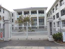 小学校　近江八幡市立八幡小学校（小学校）まで975m