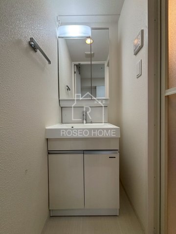 洗面設備　同マンション別部屋：参考写真
