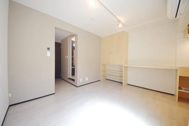 居室・リビング　明るく広いお部屋です