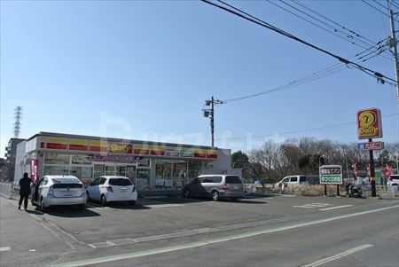 コンビニ　デイリーヤマザキ柏高田店（コンビニ）まで160m