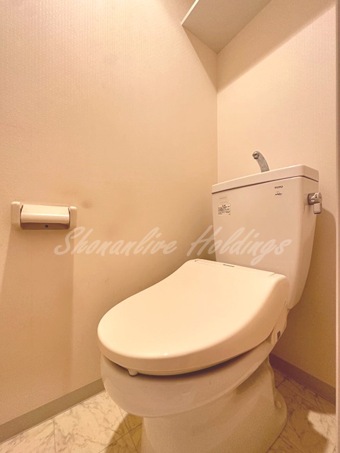 トイレ　温水洗浄便座付き♪