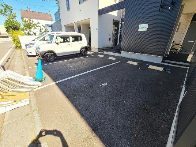 駐車場　駐車場