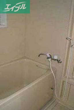 バス・シャワールーム　同物件の別のお部屋の写真です。実際とは異なります。