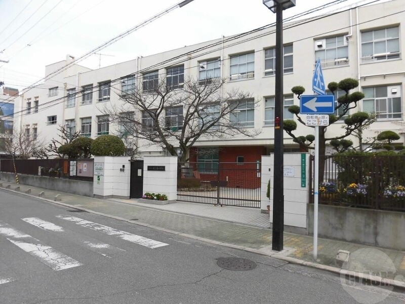 小学校　大阪市立東三国小学校（小学校）まで517m