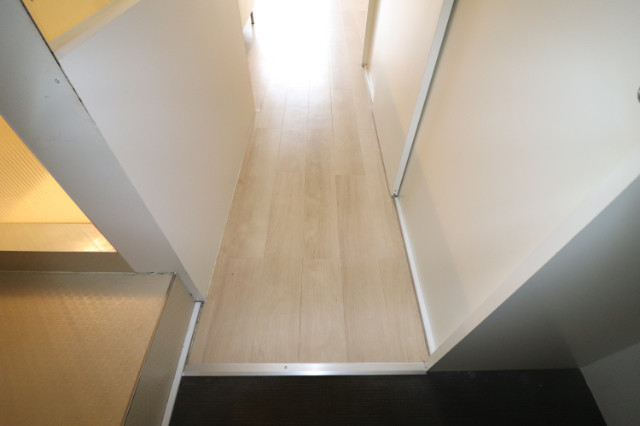 玄関　収納も置けちゃう玄関！