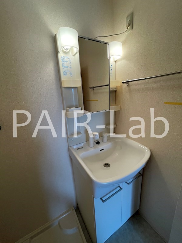 洗面設備　同物件別部屋の参考写真です。(現況優先)