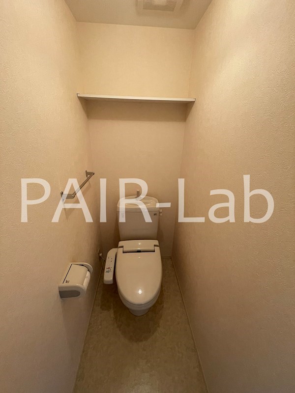 トイレ　同物件別部屋の参考写真です。(現況優先)