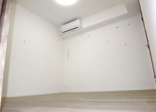 その他部屋・スペース　開放的な寝室です