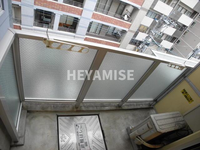 バルコニー　同物件の反転タイプ写真です。