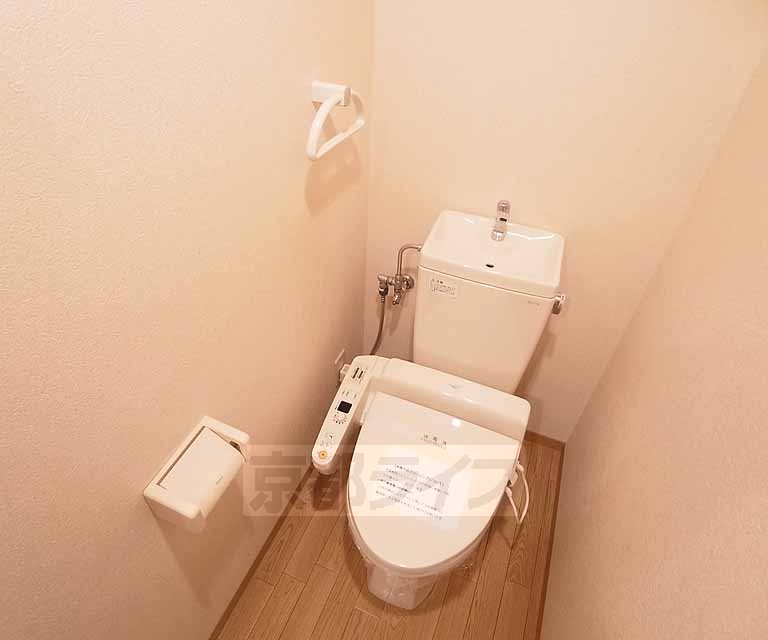 トイレ　清潔感のある洋式トイレ。