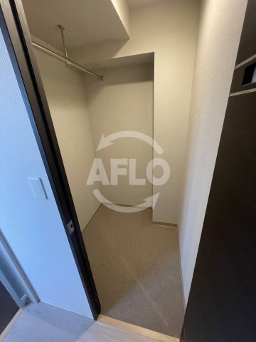 収納　ネットフローラ立売堀　ウォークインクローゼット