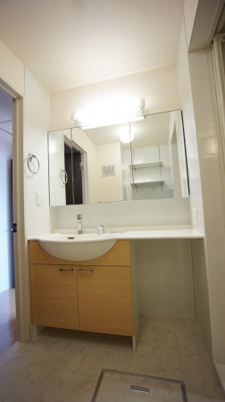 洗面設備　大型洗面台