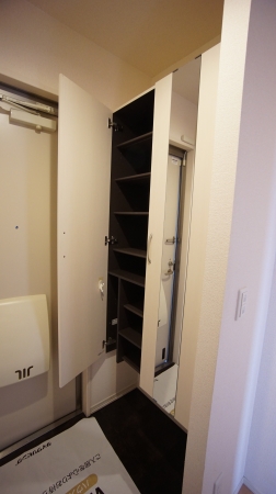 玄関　シューズボックス