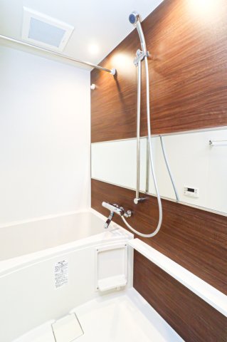 バス・シャワールーム　別号室のものです。現状優先になります。