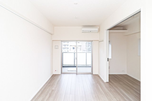 居室・リビング　別号室のものです。現状優先になります。