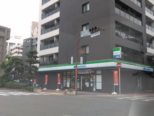コンビニ　ファミリーマート 福岡唐人町一丁目店（コンビニ）まで404m