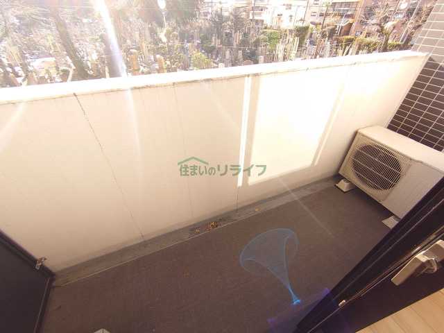 バルコニー　別階層の参考写真になります。