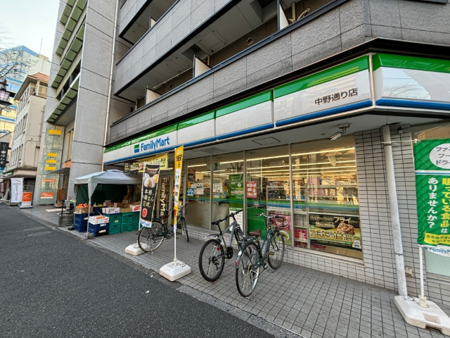 コンビニ　ファミリーマート中野通り店（コンビニ）まで95m