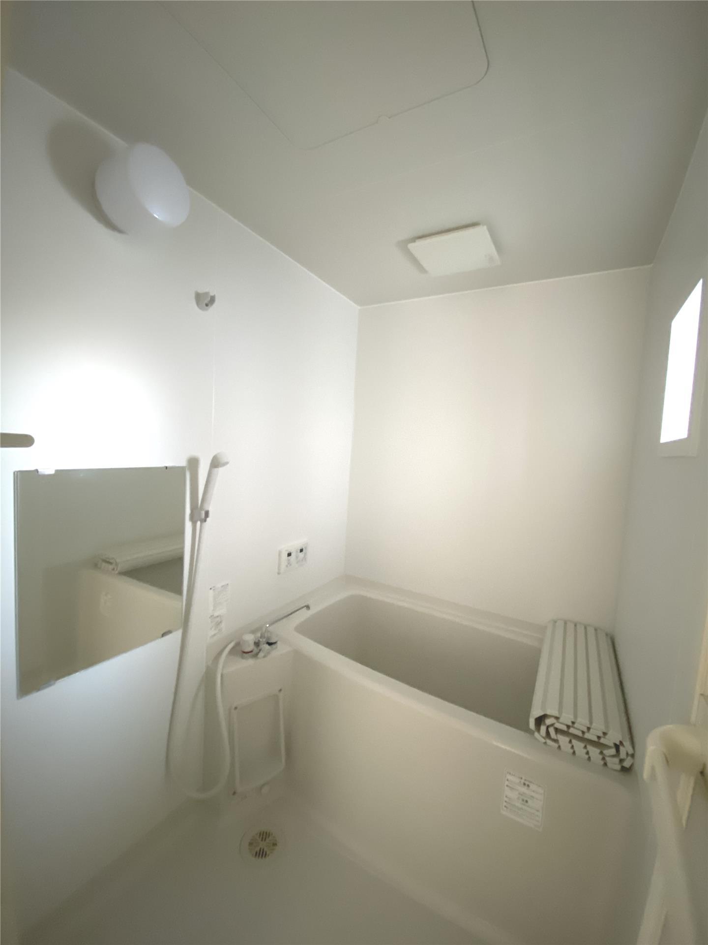 バス・シャワールーム　※反転しています。現状優先。