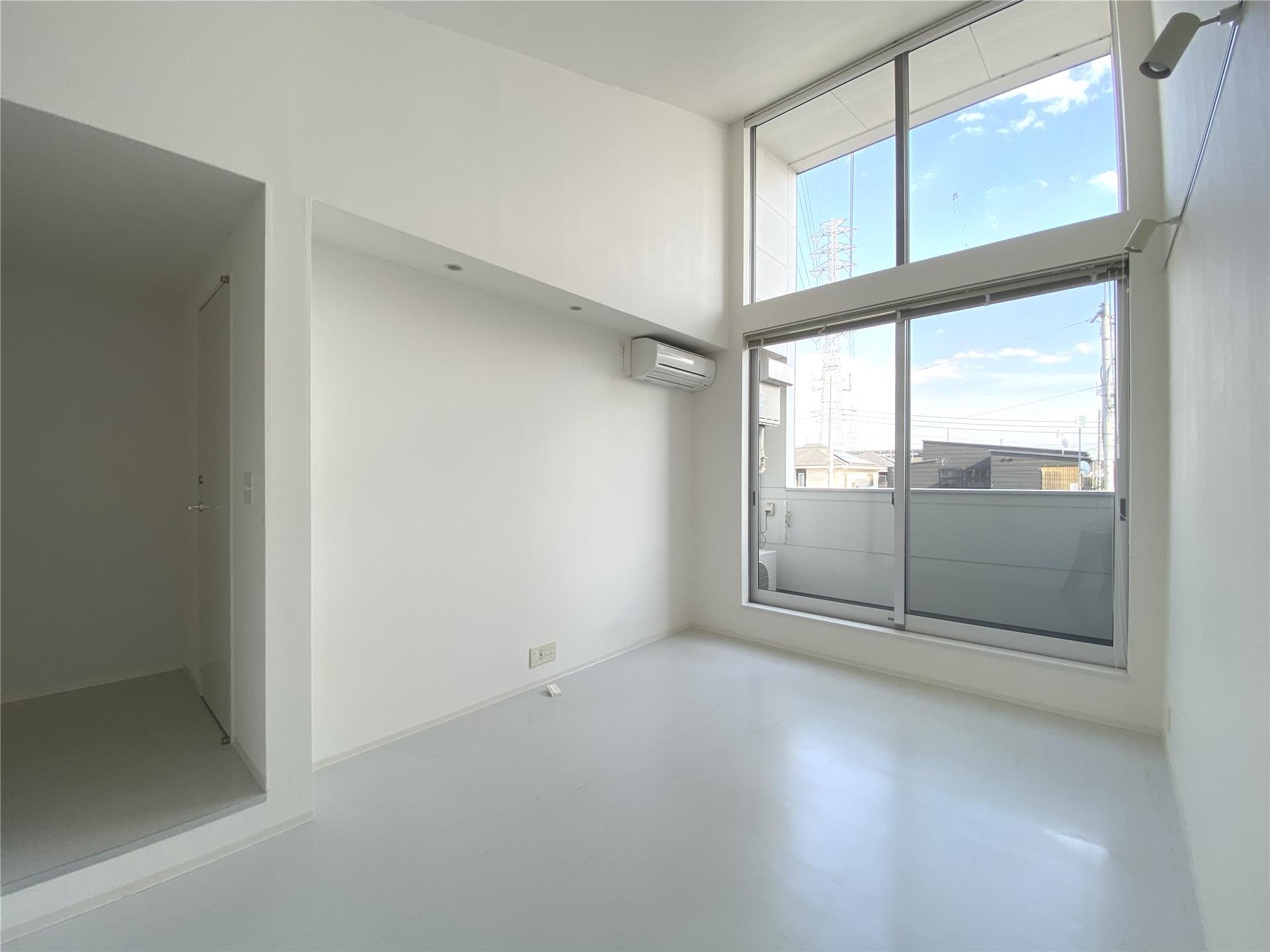 居室・リビング　※反転しています。現状優先。