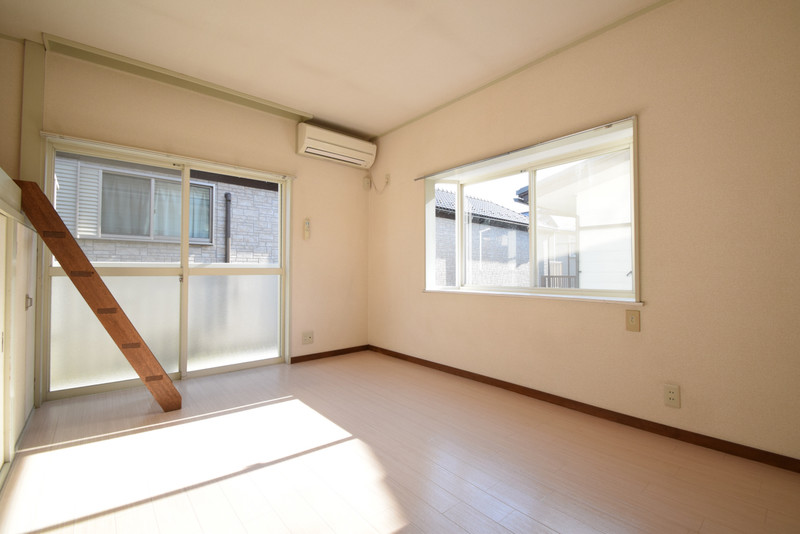 居室・リビング　※同室参考写真