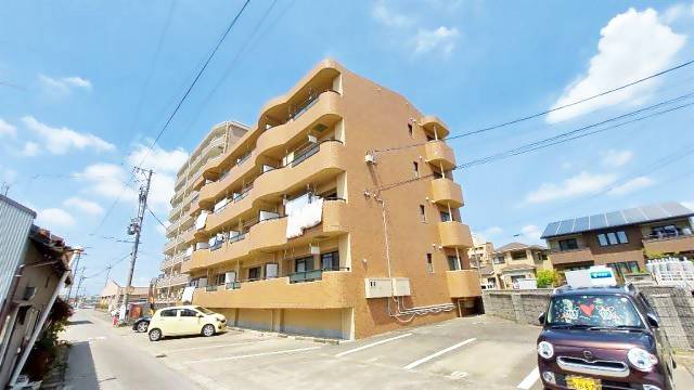 建物外観　南向きの日当たりの良い物件です。