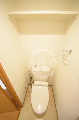 トイレ　アリヴィオ夕陽ヶ丘　温水洗浄便座付き