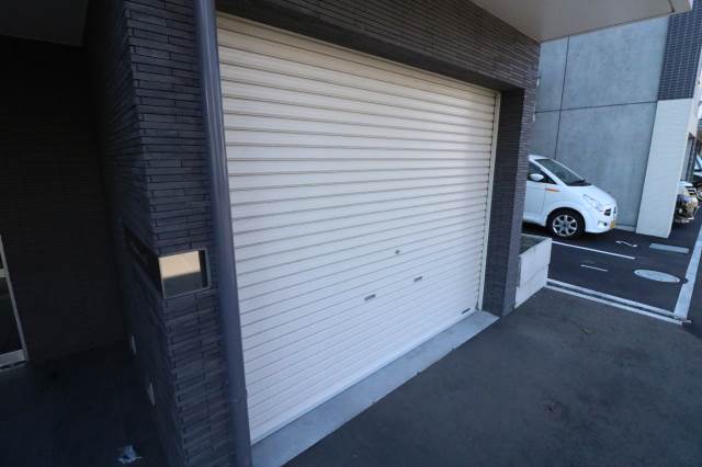 駐車場　専用個別車庫♪
