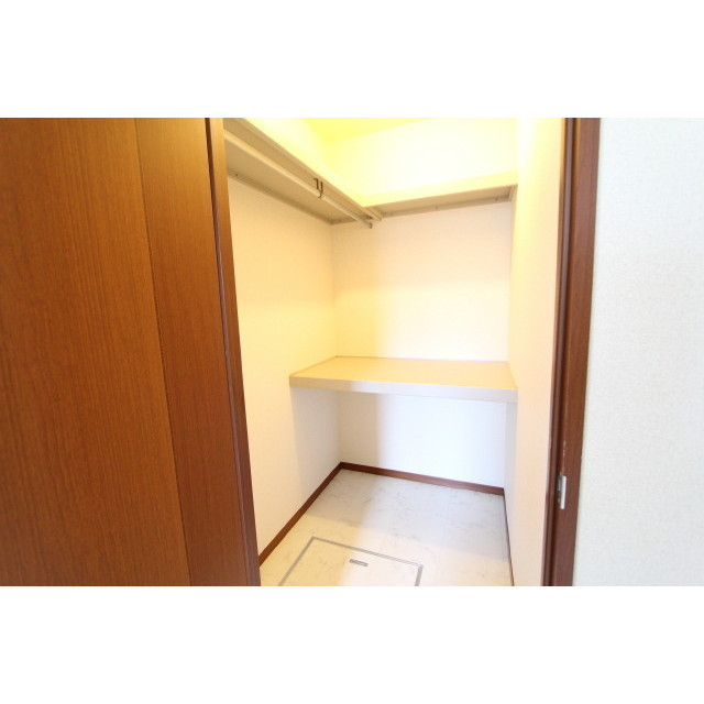 収納　広いウォークインクローゼット♪