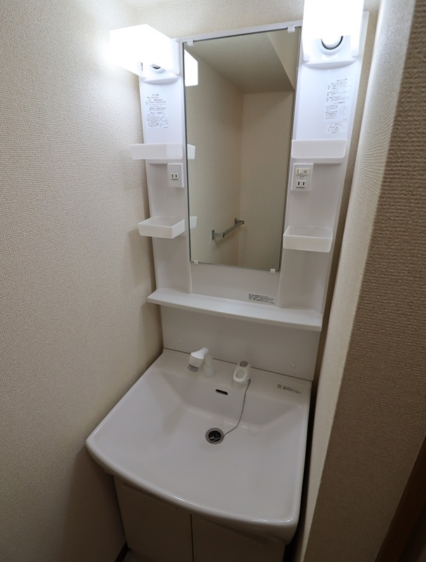 洗面設備　新規交換・シャンプードレッサー付