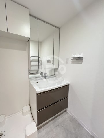 洗面設備　グランドファースト大阪福島　独立洗面台