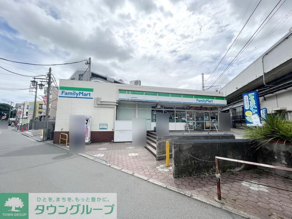 コンビニ　ファミリーマート西浦和駅前店（コンビニ）まで1140m