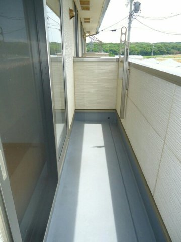 バルコニー　外からの目が気にならないバルコニーで洗濯物が干せます