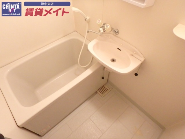 バス・シャワールーム　同型参考写真