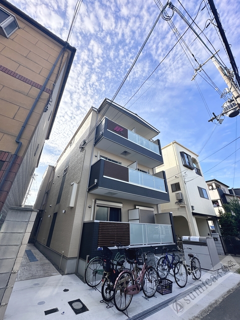 建物外観　駅まで２分の好立地♪